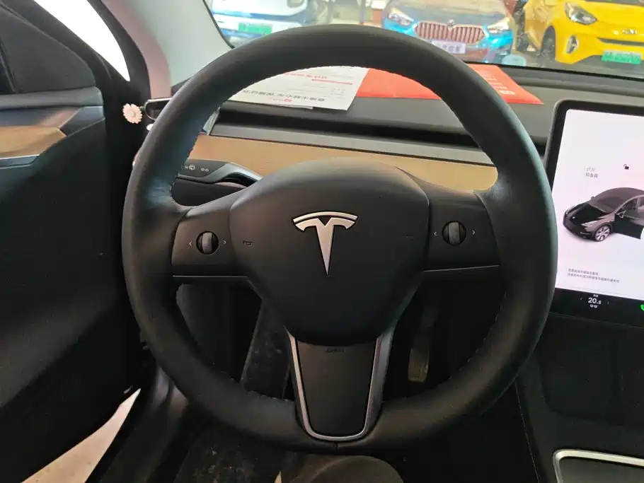 Tesla Model Y 2022 — фото 15
