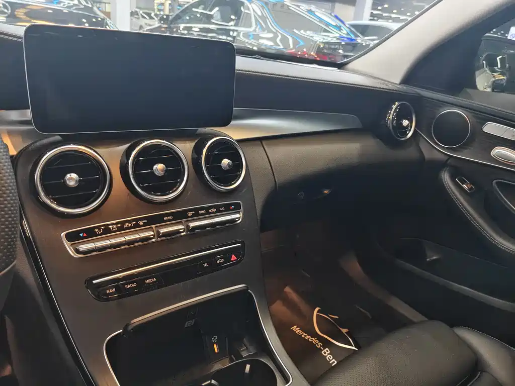 Mercedes-Benz C-Class 2021