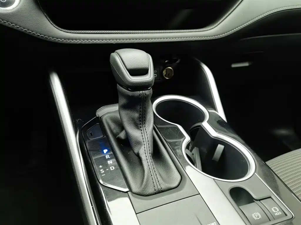 Toyota Highlander 2024 — фото 13