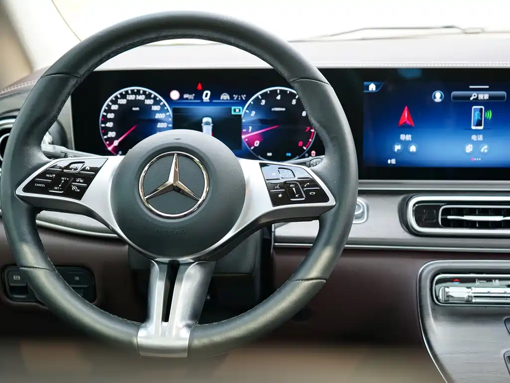 Mercedes-Benz V-Class 2024 — фото 20