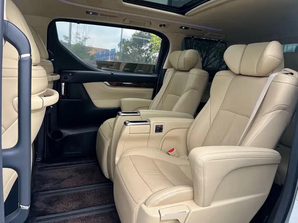 Toyota Alphard 2019 — фото 3