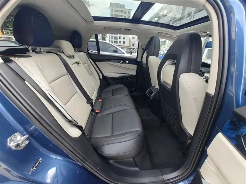 Lynk & Co 01 2019 — фото 12