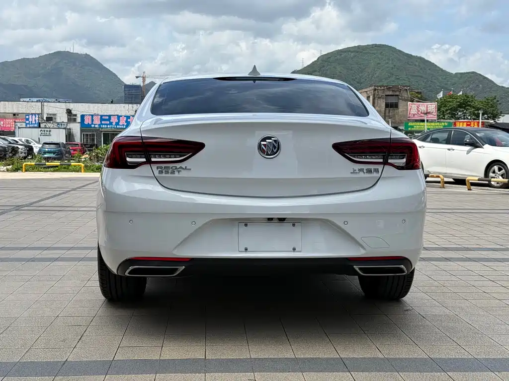 Buick Regal 2023 — фото 16