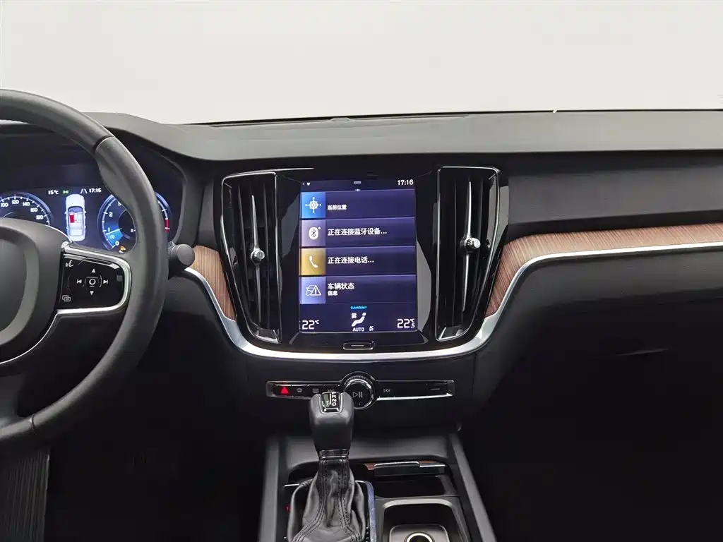 Volvo S60 2021 — фото 12