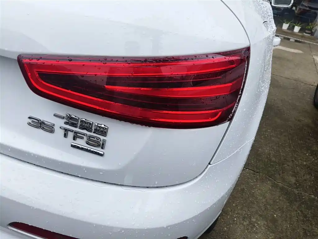 Audi Q3 2015 — фото 8