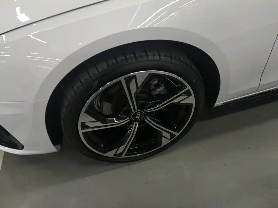 Audi A4L 2024