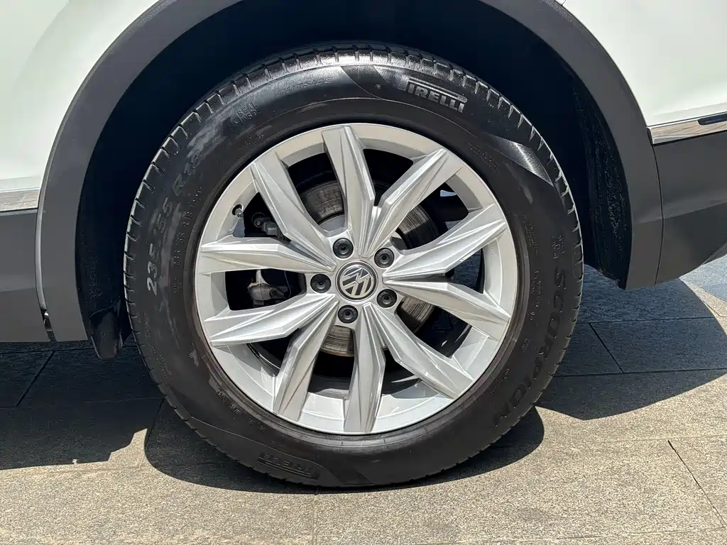 Volkswagen Tiguan 2019 — фото 31