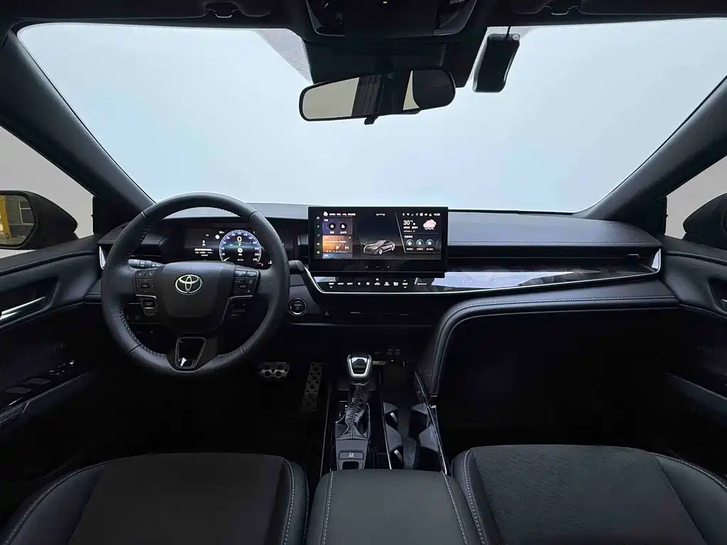 Toyota Camry 2026 — фото 11
