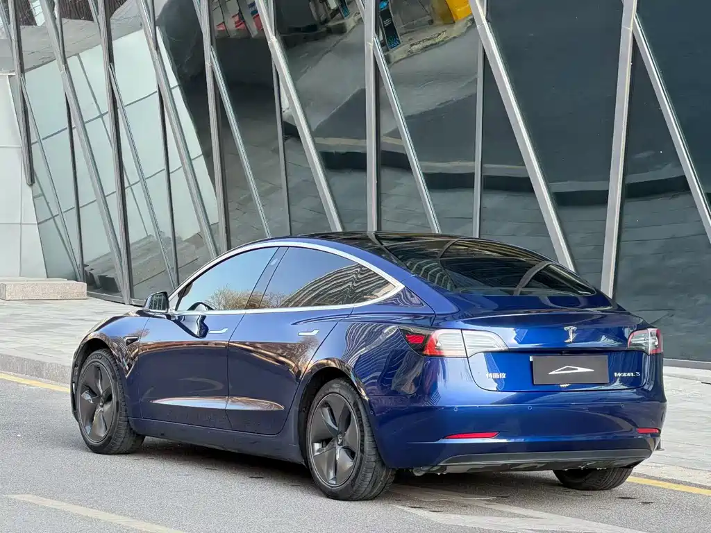 Tesla Model 3 2020 — фото 3
