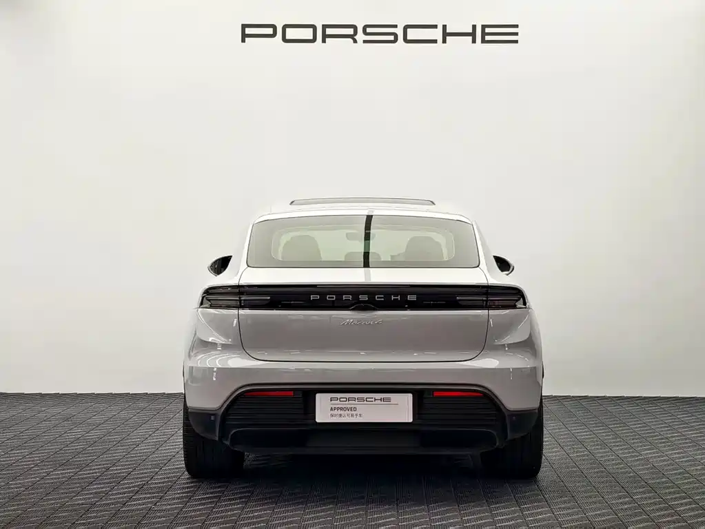 Porsche Macan EV 2024 — фото 5
