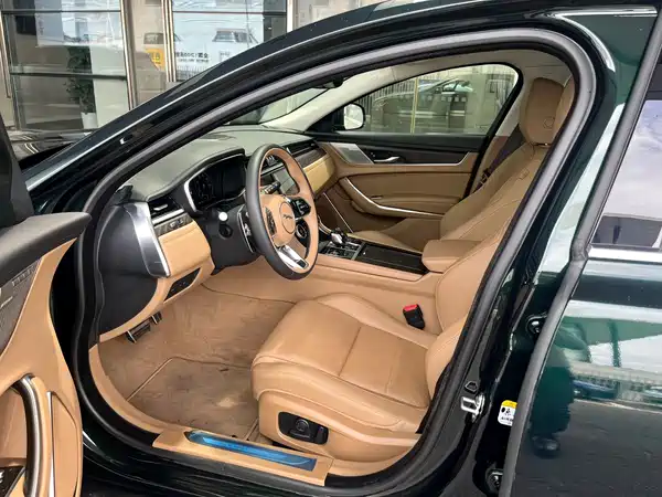 Jaguar XFL 2025