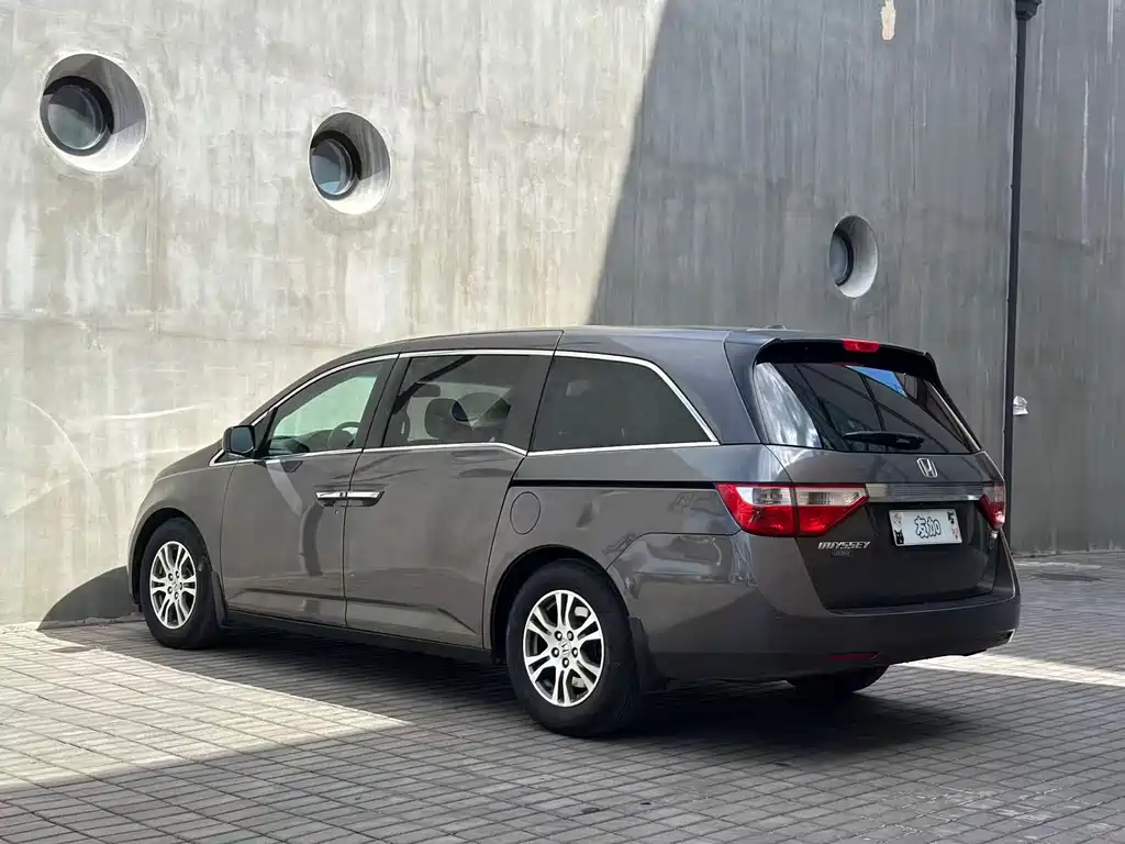 Honda Odyssey 2012 — фото 9