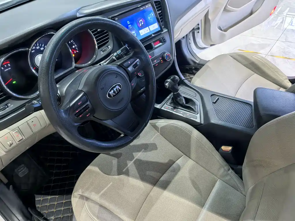 Kia K5 2015 — фото 10