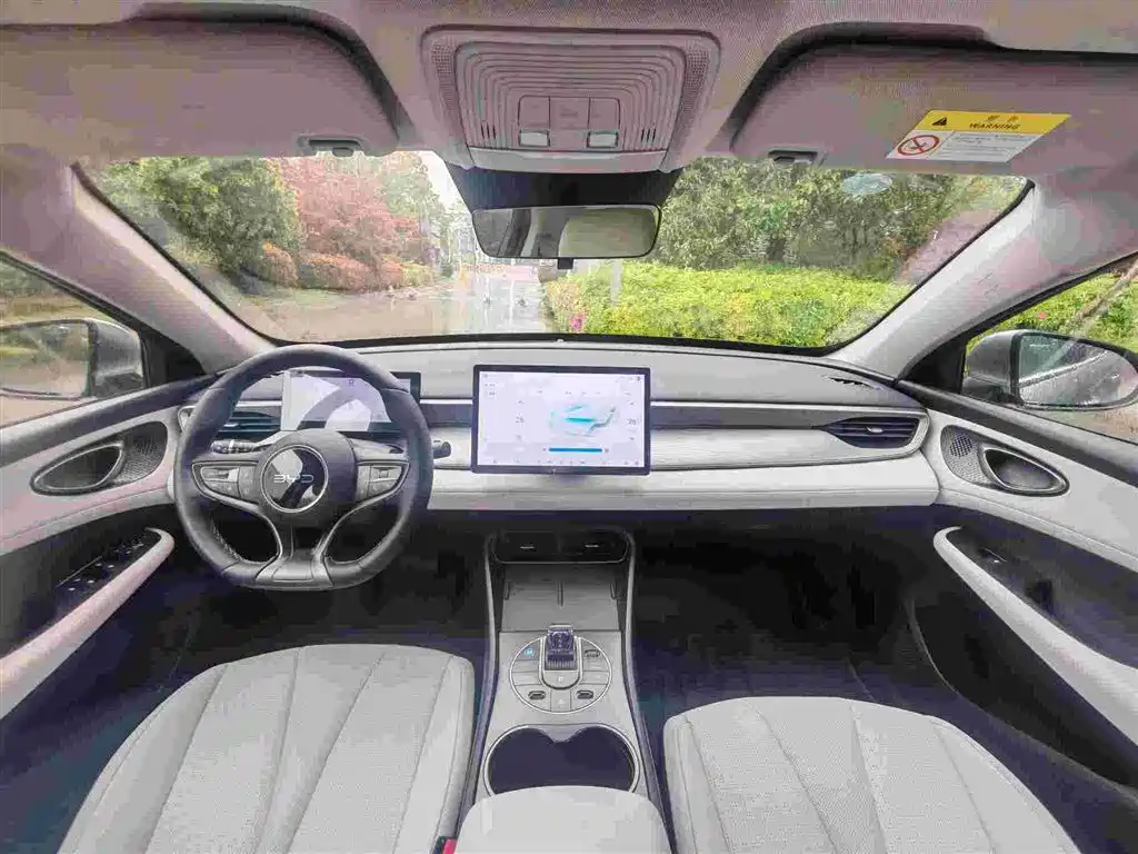 BYD Seal 05 DM-i 2025 — фото 11