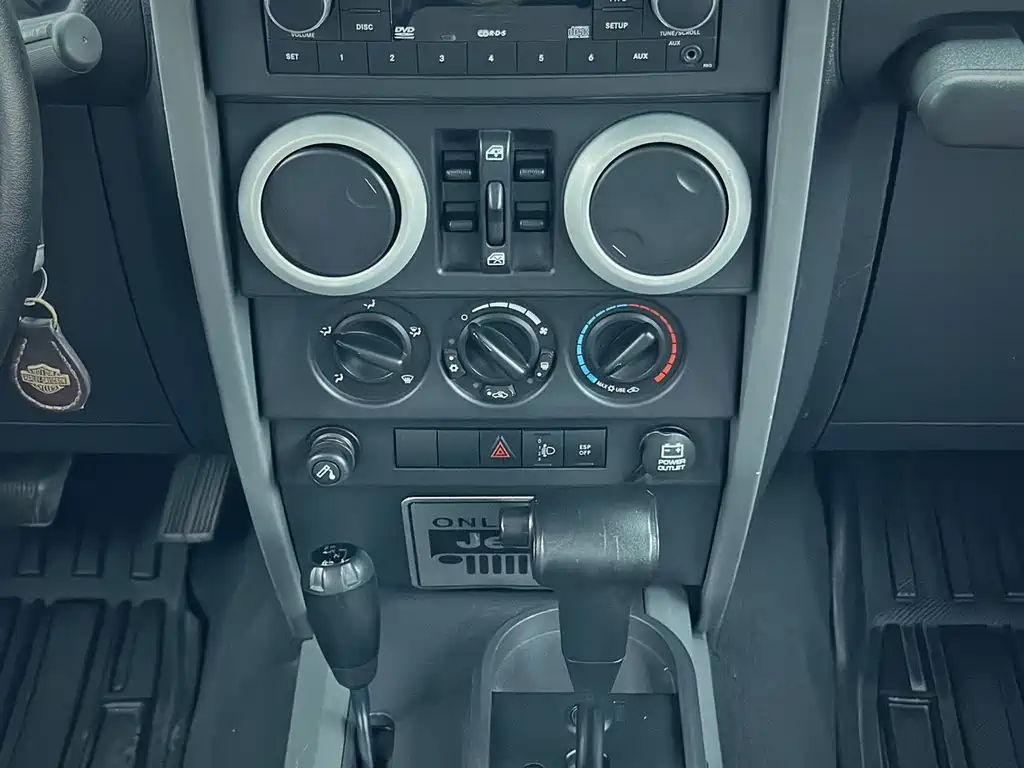 Jeep Wrangler 2008 — фото 20