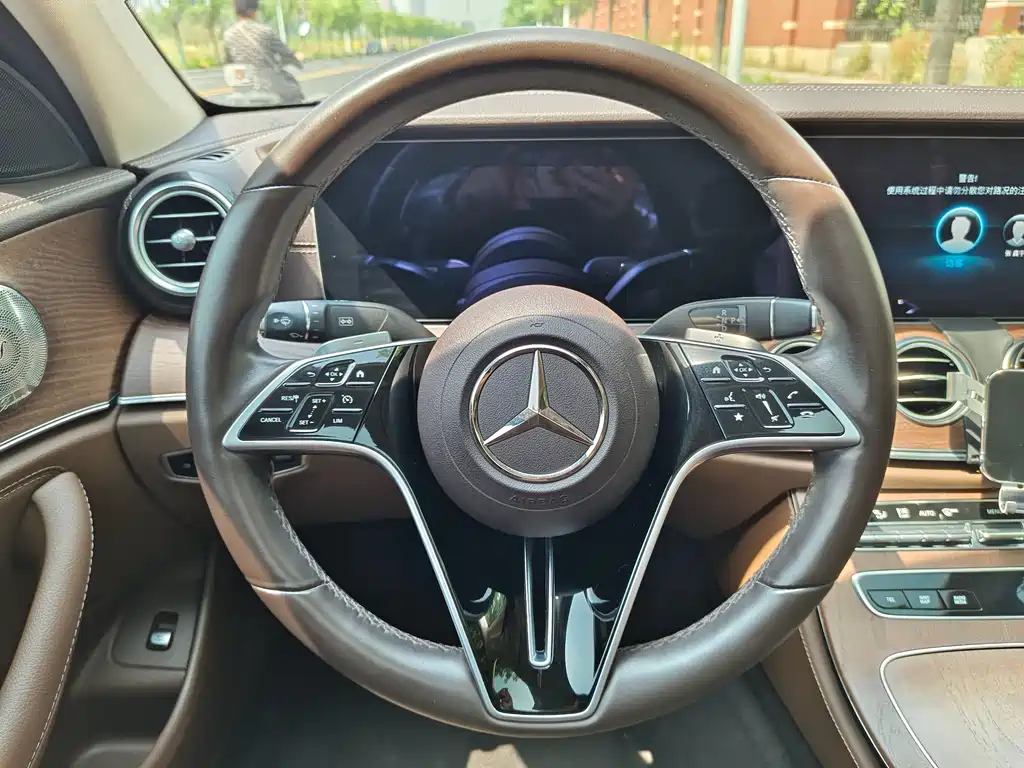 Mercedes-Benz E-Class 2022 — фото 29