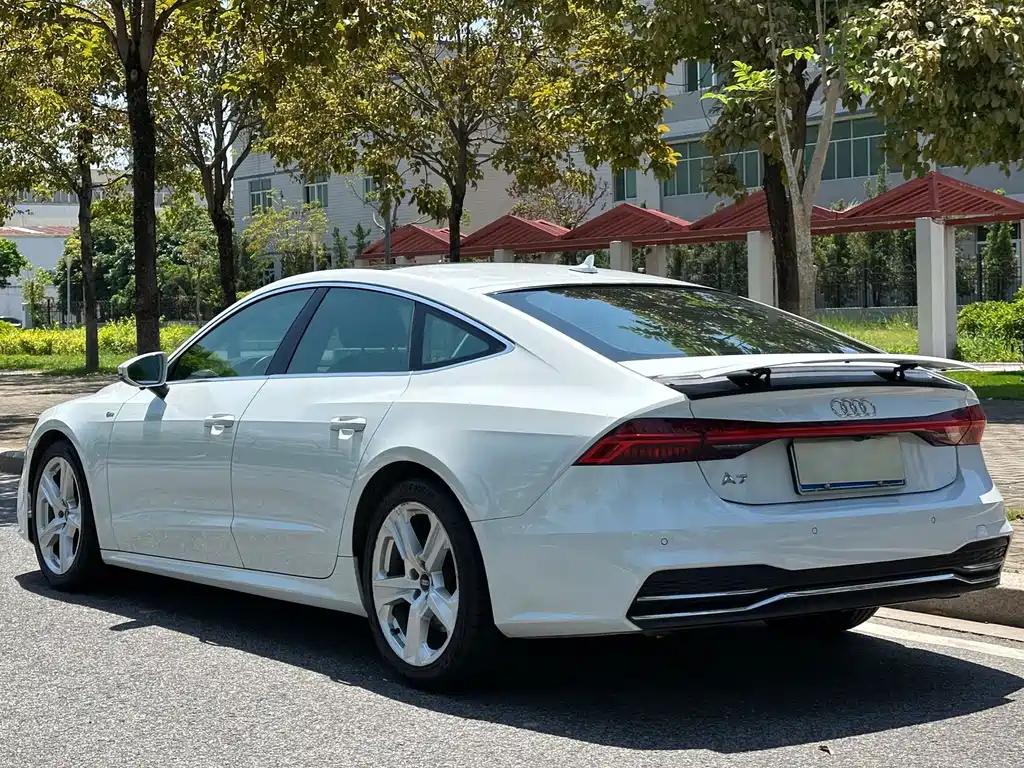 Audi A7 2021 — фото 15