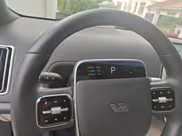 Li Auto L9 2025