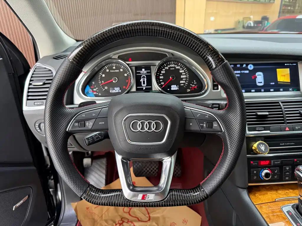 Audi Q7 2014 — фото 18