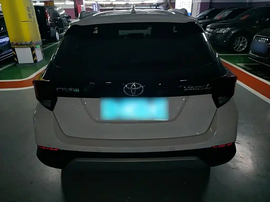 Toyota Yaris L 2023