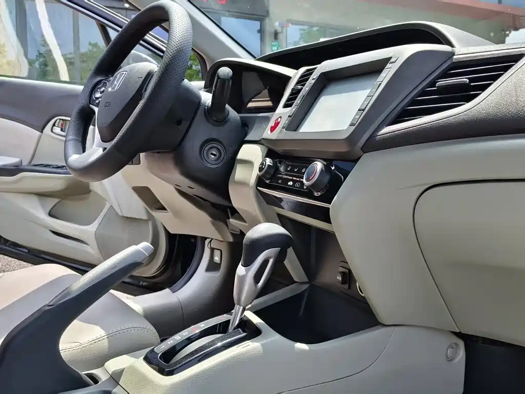 Honda Civic 2014 — фото 14