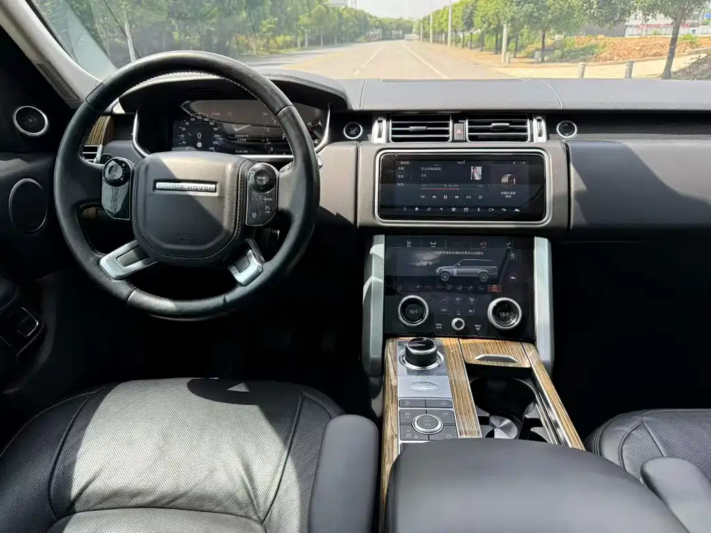 Land Rover Range Rover 2018 — фото 7