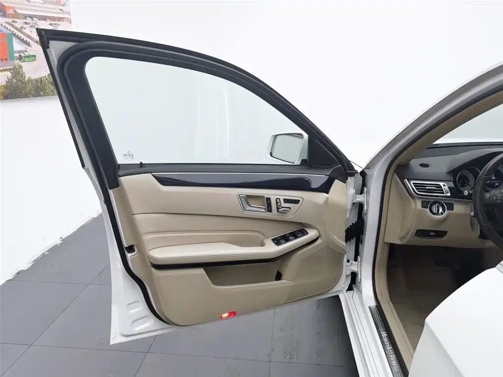 Mercedes-Benz E-Class 2015 — фото 8