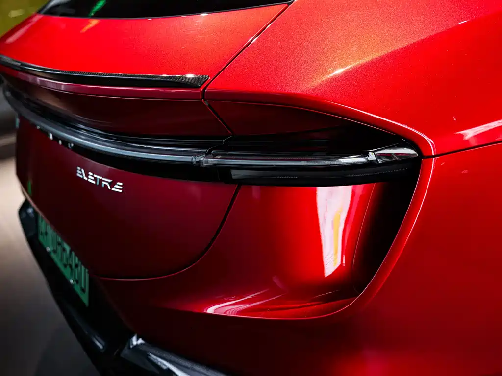 Lotus Eletre 2023 — фото 17