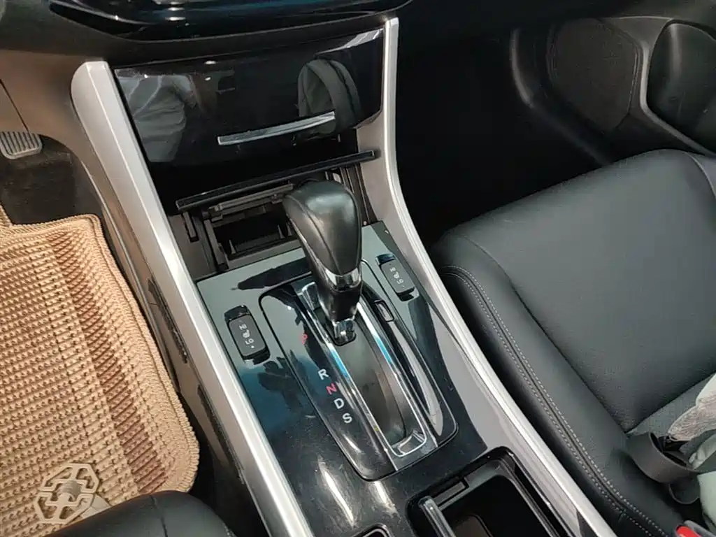 Honda Accord 2017 — фото 14