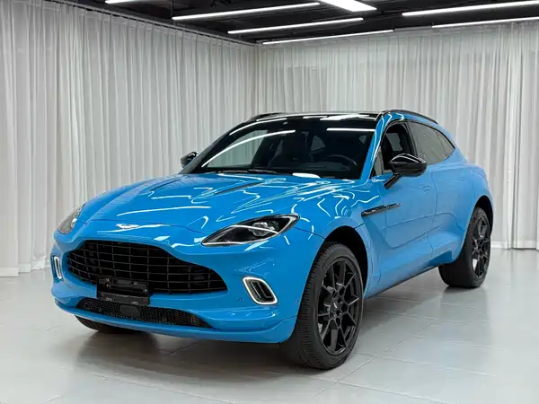 Aston Martin DBX 2022