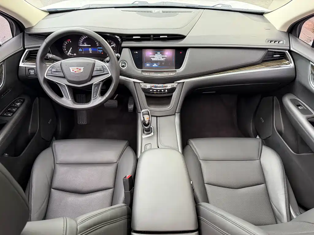 Cadillac XT5 2016 — фото 15
