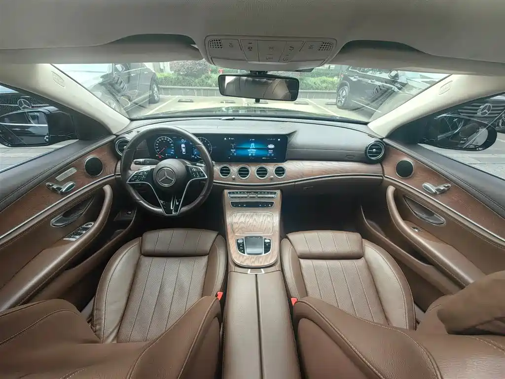 Mercedes-Benz E-Class 2022 — фото 18