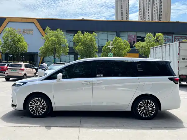 Buick GL8 New Energy 2025