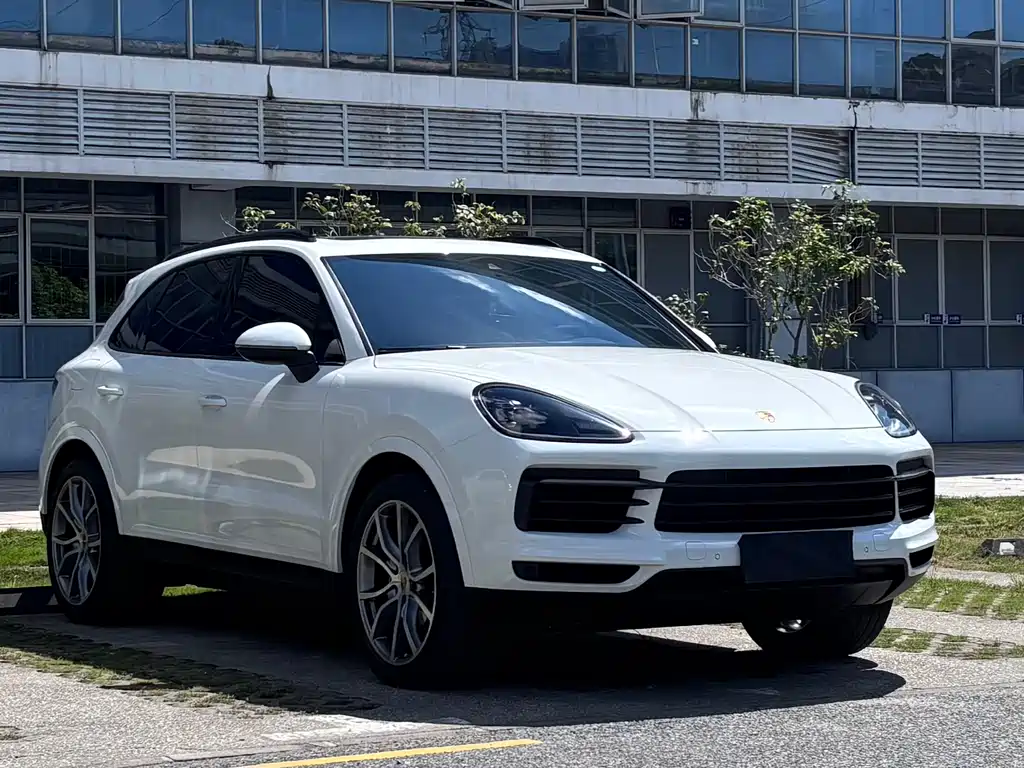 Porsche Cayenne 2022