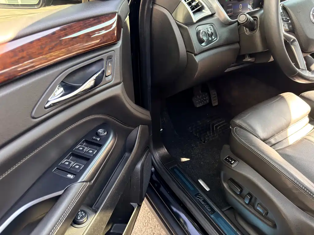 Cadillac SRX 2016 — фото 11