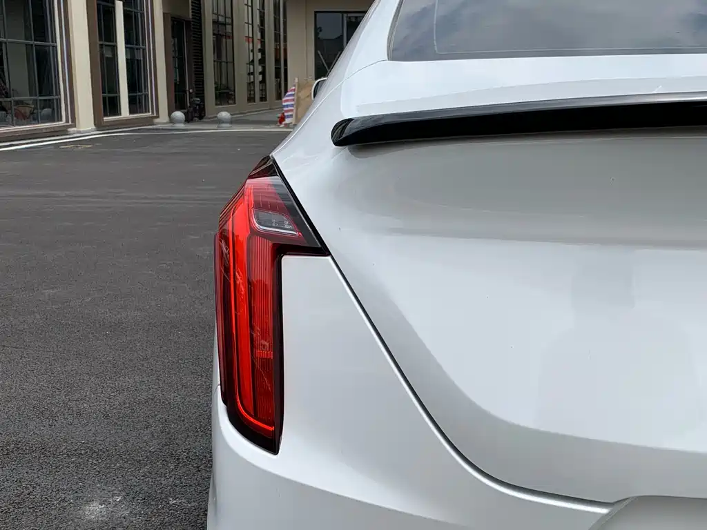 Cadillac CT4 2023 — фото 12