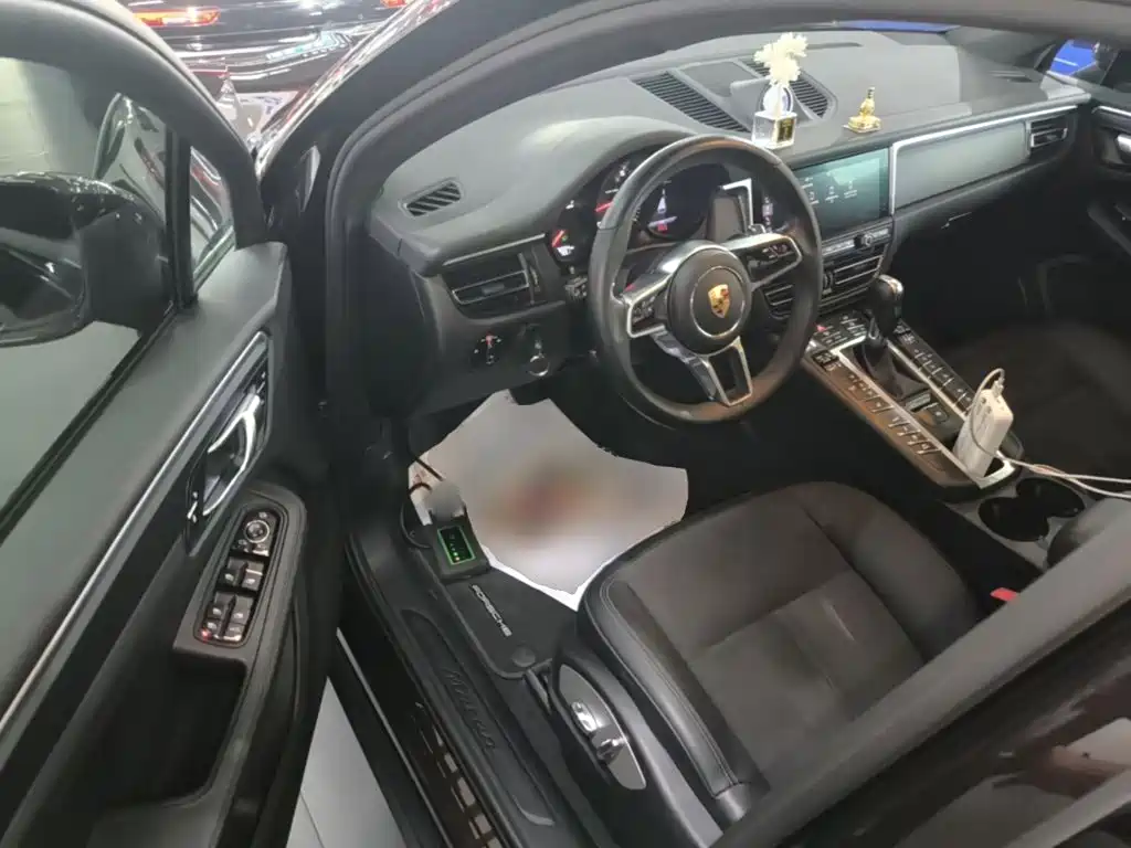 Porsche Macan 2019 — фото 16