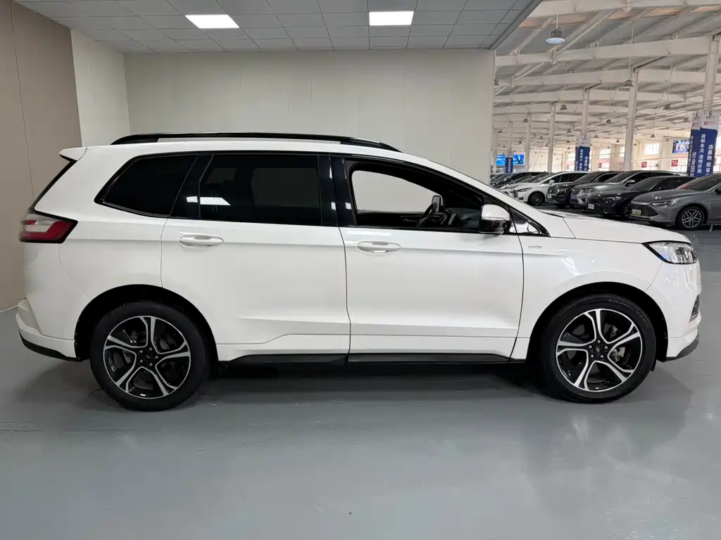 Ford Edge 2020 — фото 8