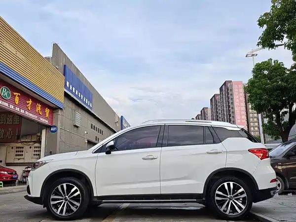 GAC Trumpchi GS4 2017
