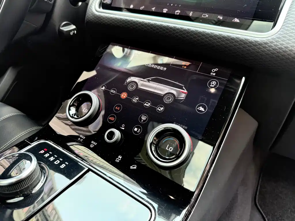 Land Rover Velar 2019 — фото 18