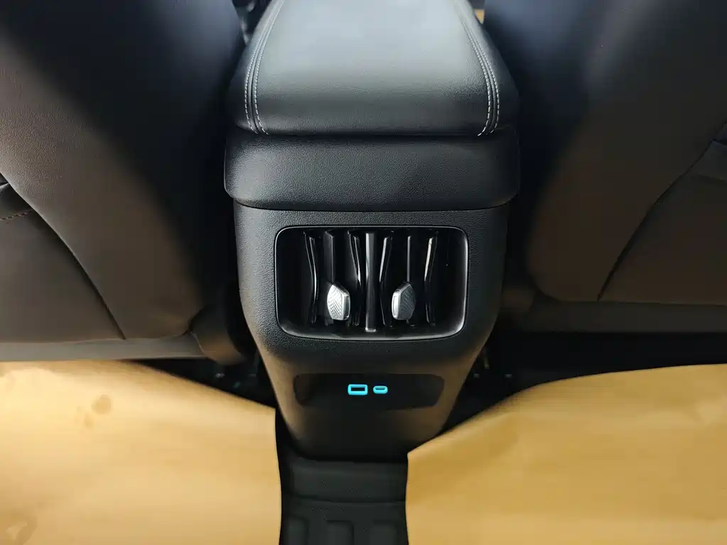 BYD Sealion 05 EV 2025 — фото 12