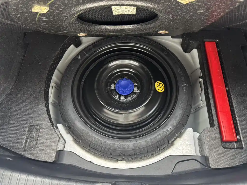 Toyota Yaris L 2022 — фото 19