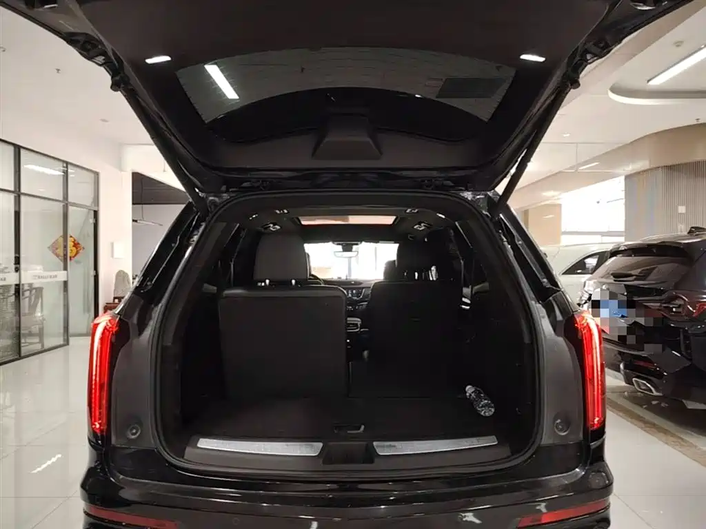 Cadillac XT6 2023 — фото 19