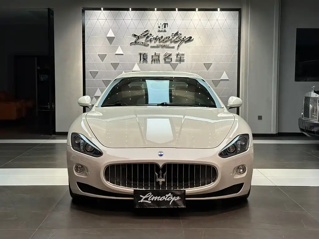 Maserati GranTurismo 2013 — фото 2