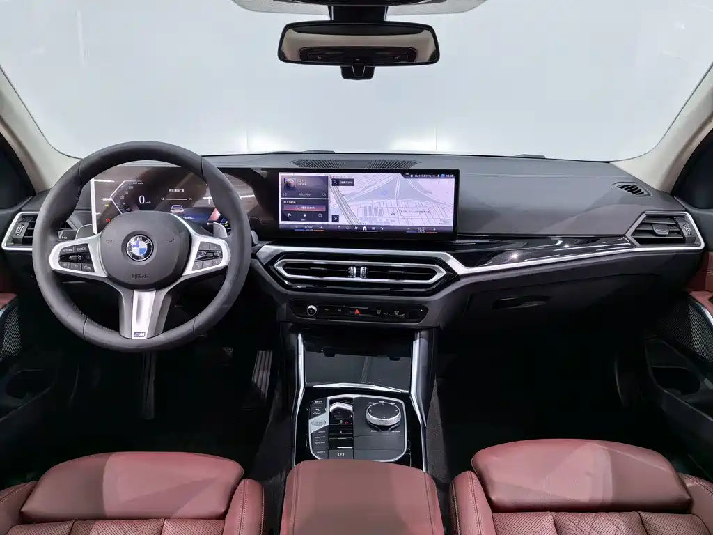 BMW 3 Series 2024 — фото 18
