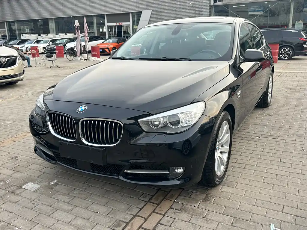 BMW 5 Series GT 2012 — фото 1