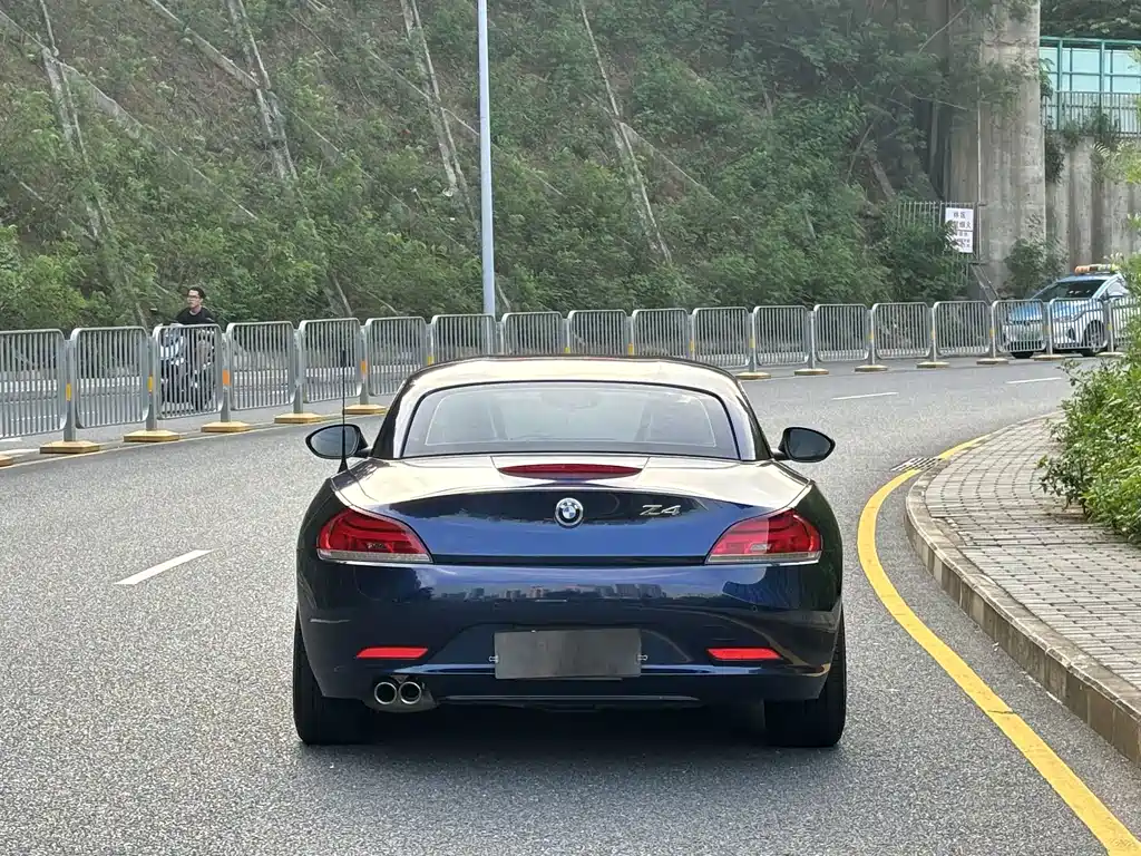 BMW Z4 2012 — фото 18
