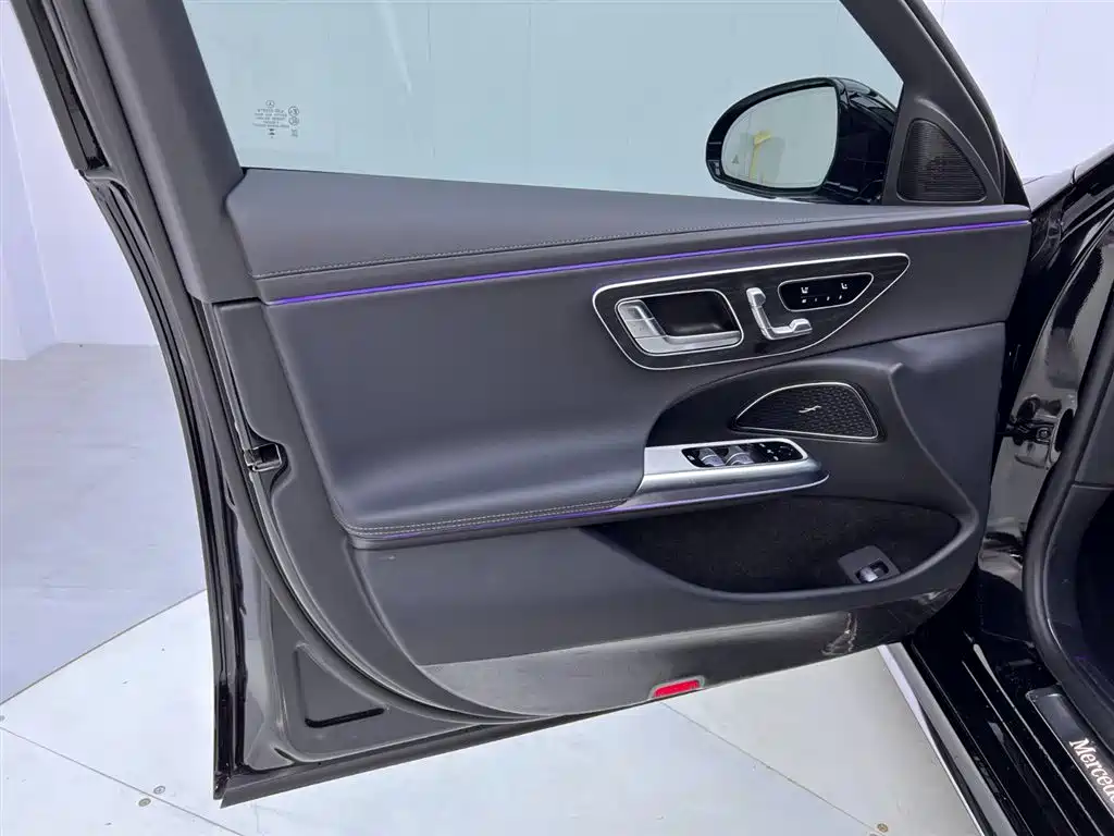 Mercedes-Benz E-Class 2024 — фото 17
