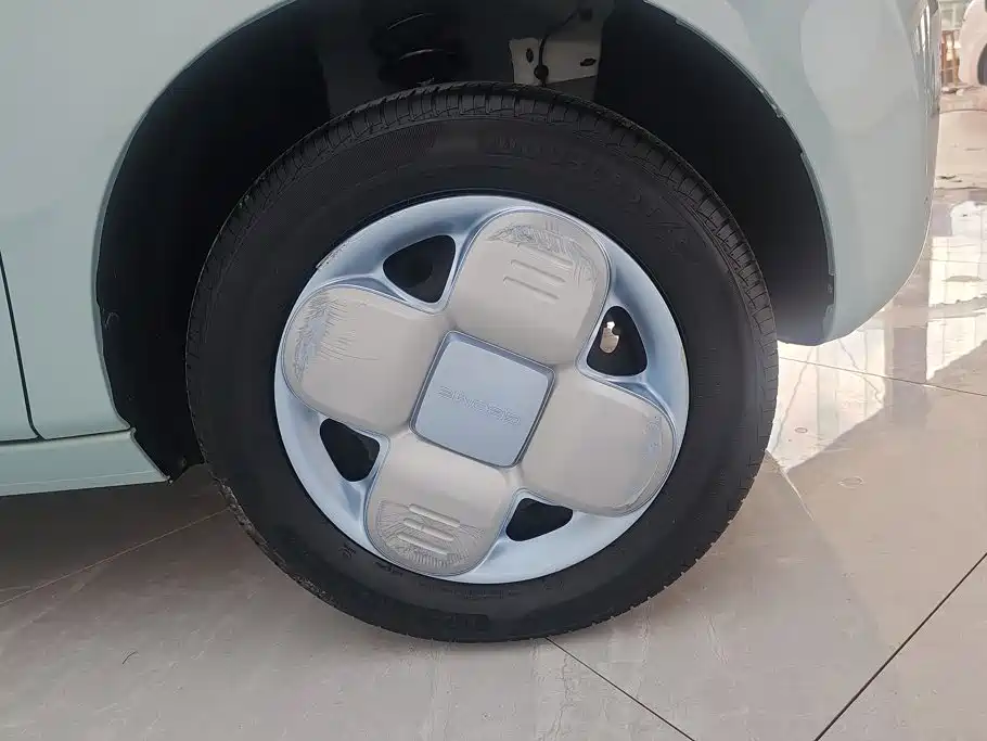 Geely Galaxy Panda 2023
