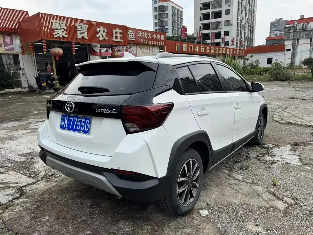 Toyota Yaris L 2023